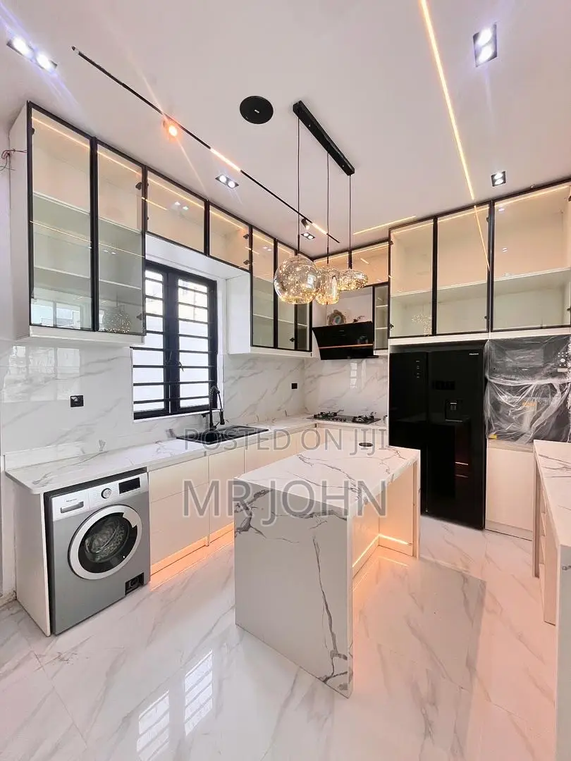 4bdrm Mansion in Ajah for sale in Ado / Ajah