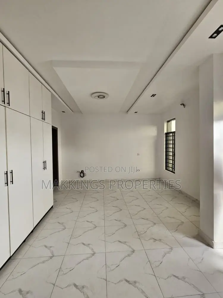 4bdrm Duplex in Thomas Estate for rent in Thomas Estate