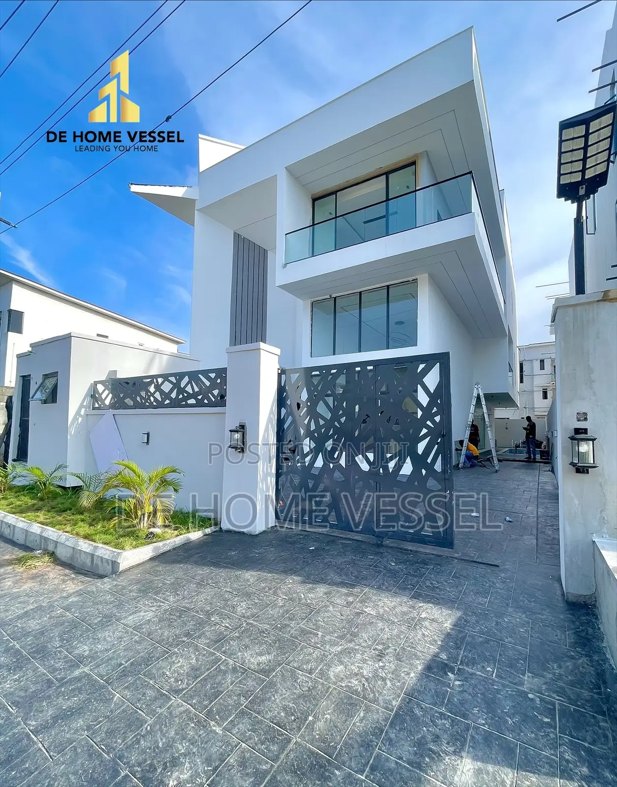 5bdrm Duplex in Ikate for sale in Ikate