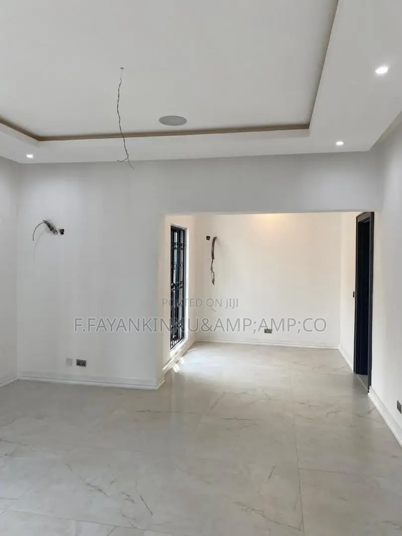 6bdrm Duplex in Guzape District for sale in Guzape District