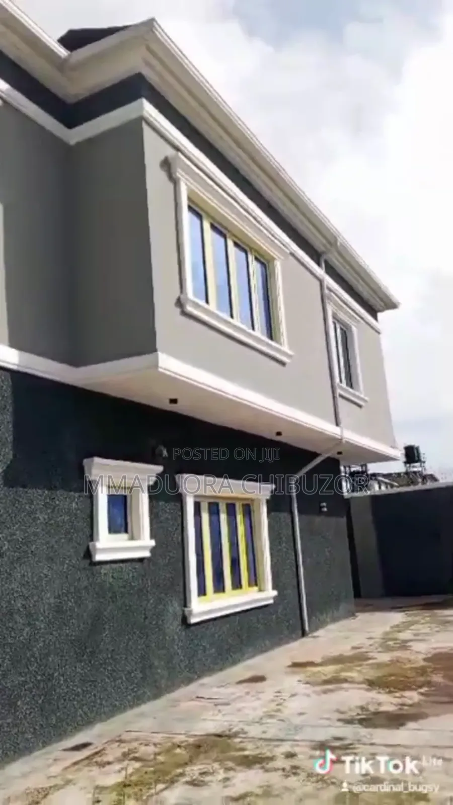 4bdrm Duplex in Lugbe for sale in Lugbe District