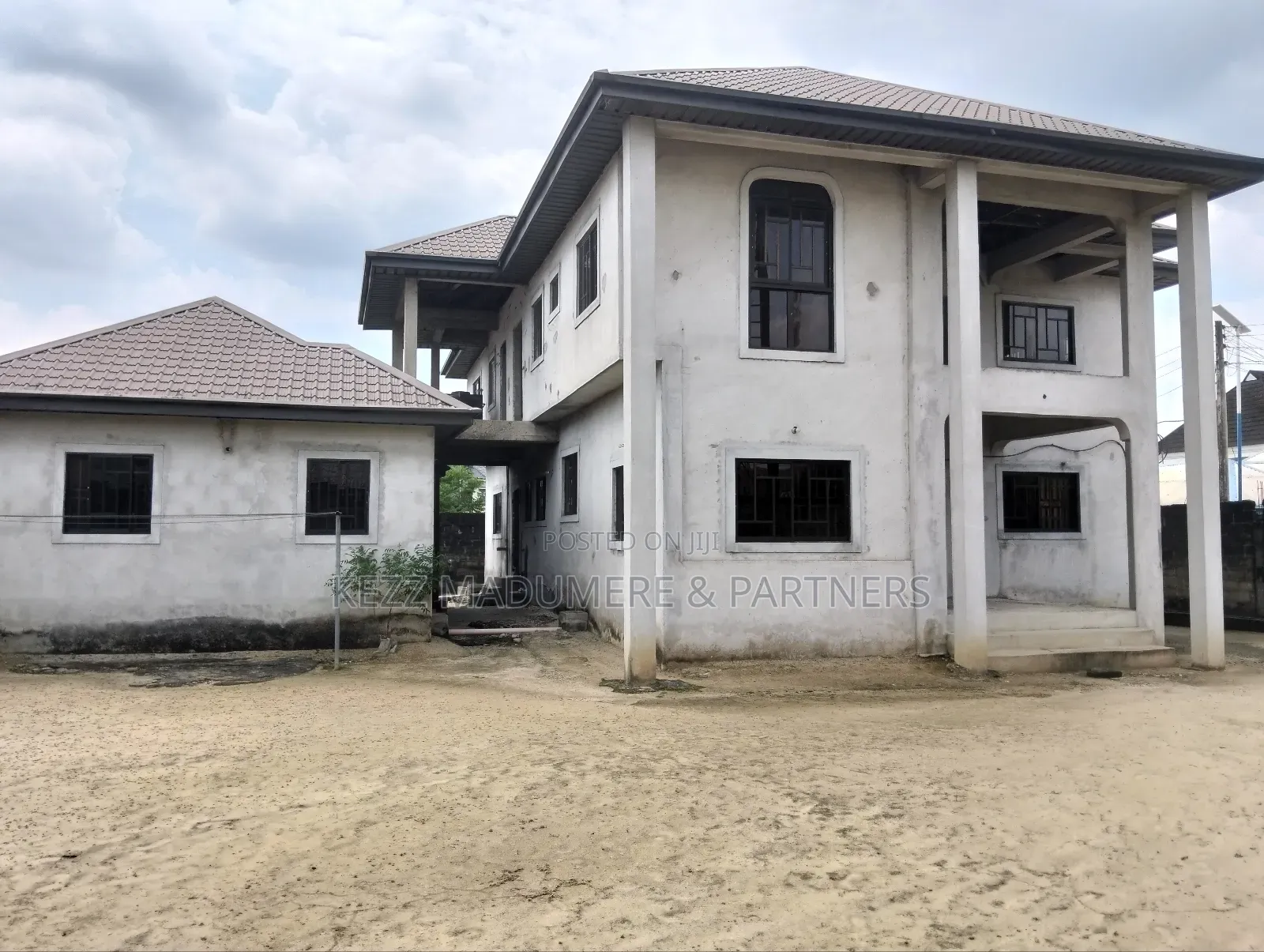 5bdrm Duplex in Off Sars Rd,Near for sale in Rukpokwu