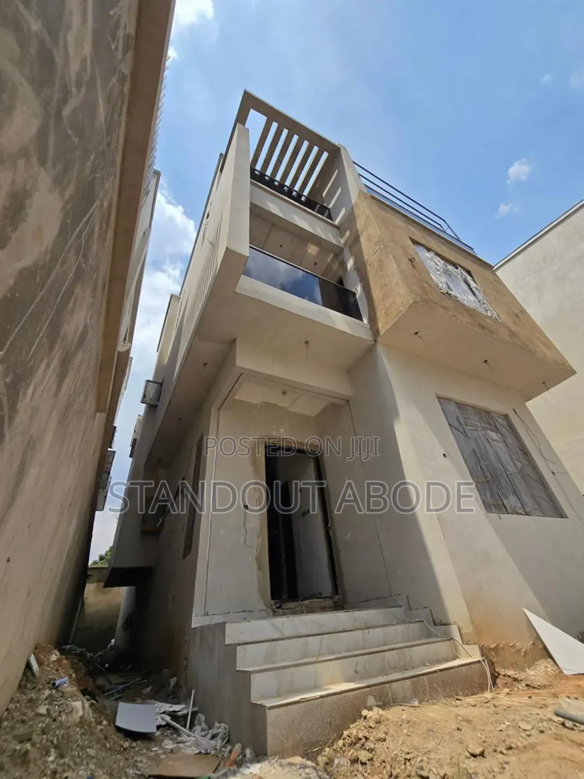 5bdrm Duplex in Inside An Estate, Ikeja for sale in Ikeja