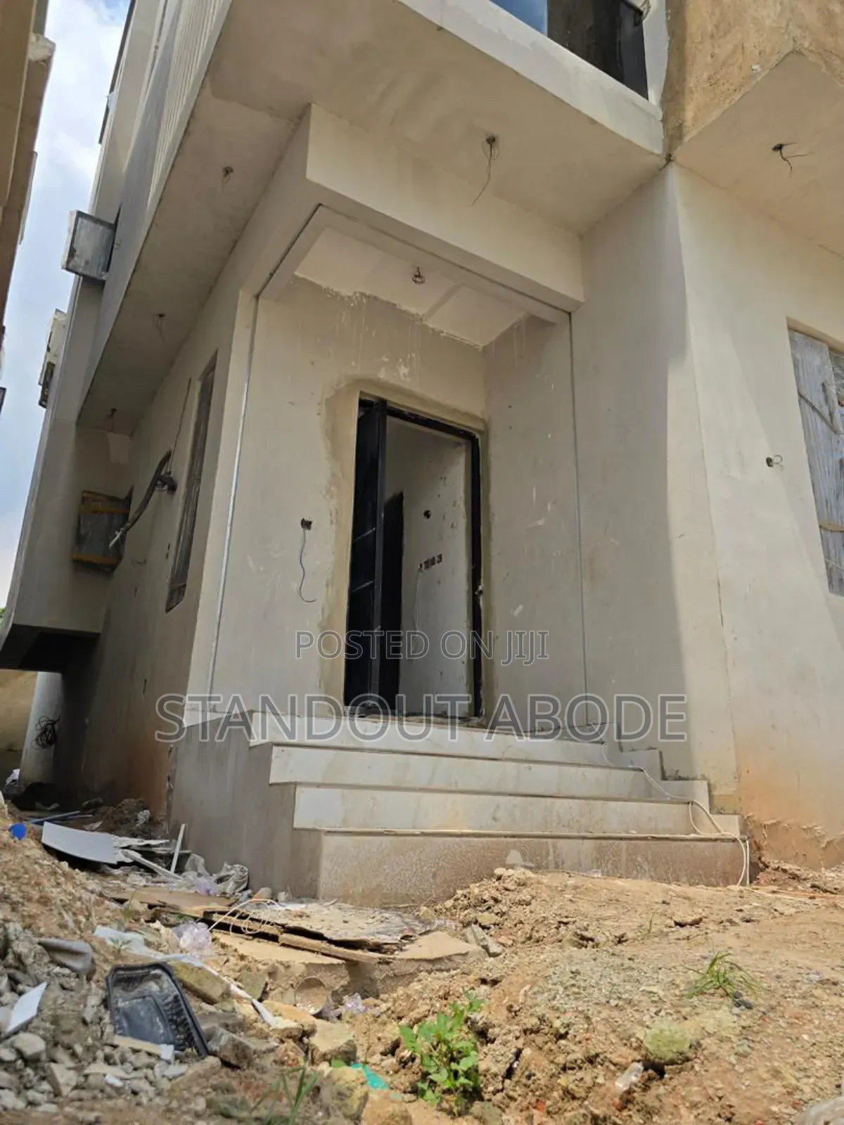 5bdrm Duplex in Inside An Estate, Ikeja for sale in Ikeja