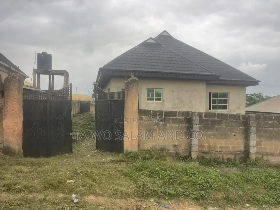 1bdrm Block of Flats in Ibadan Polytechnic/University for sale in Ibadan Polytechnic/University