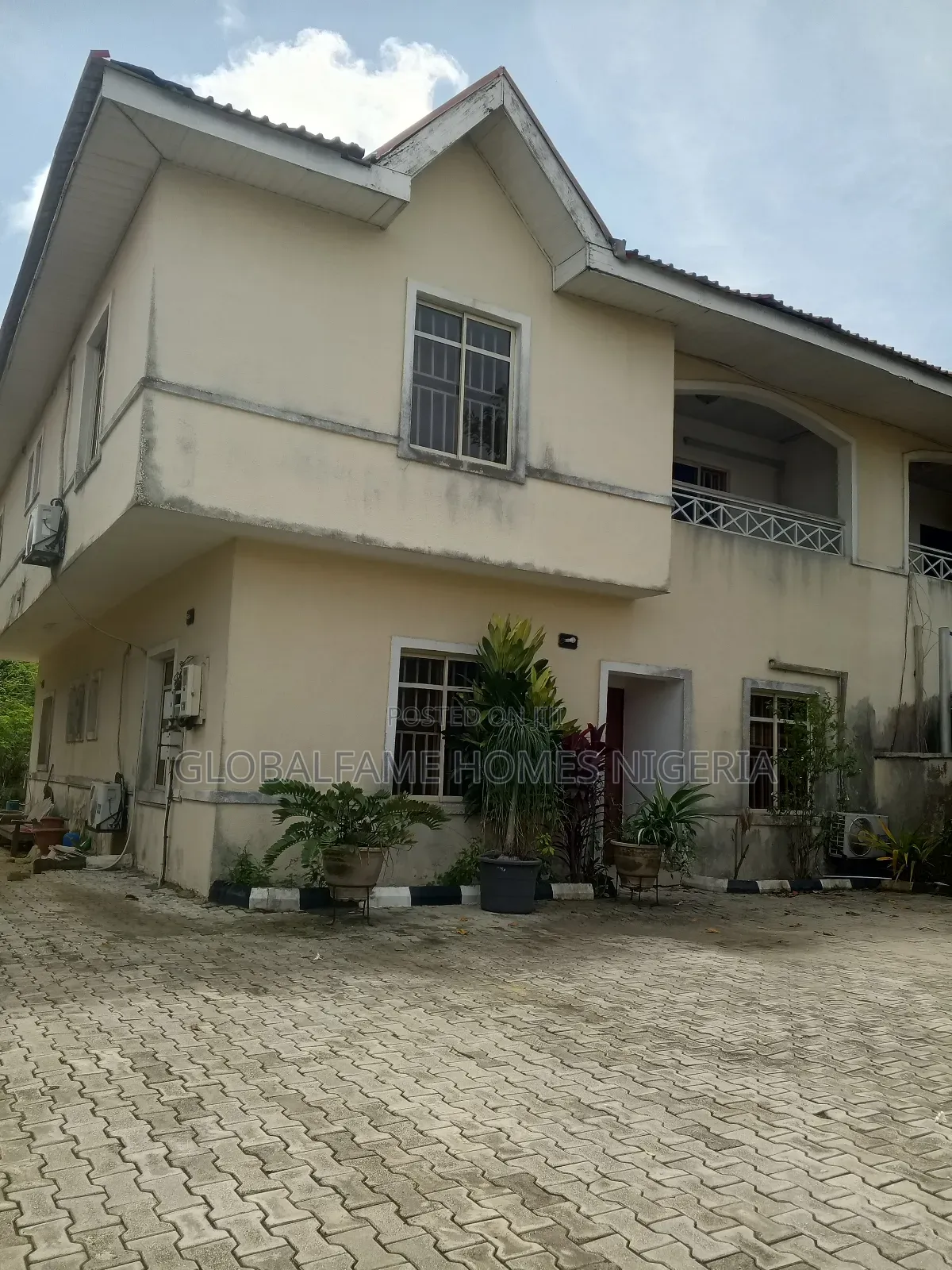 4bdrm Duplex in Crown Estate for sale in Crown Estate