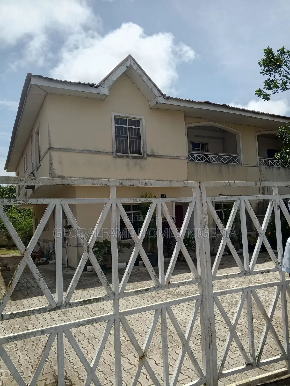4bdrm Duplex in Crown Estate for sale in Crown Estate