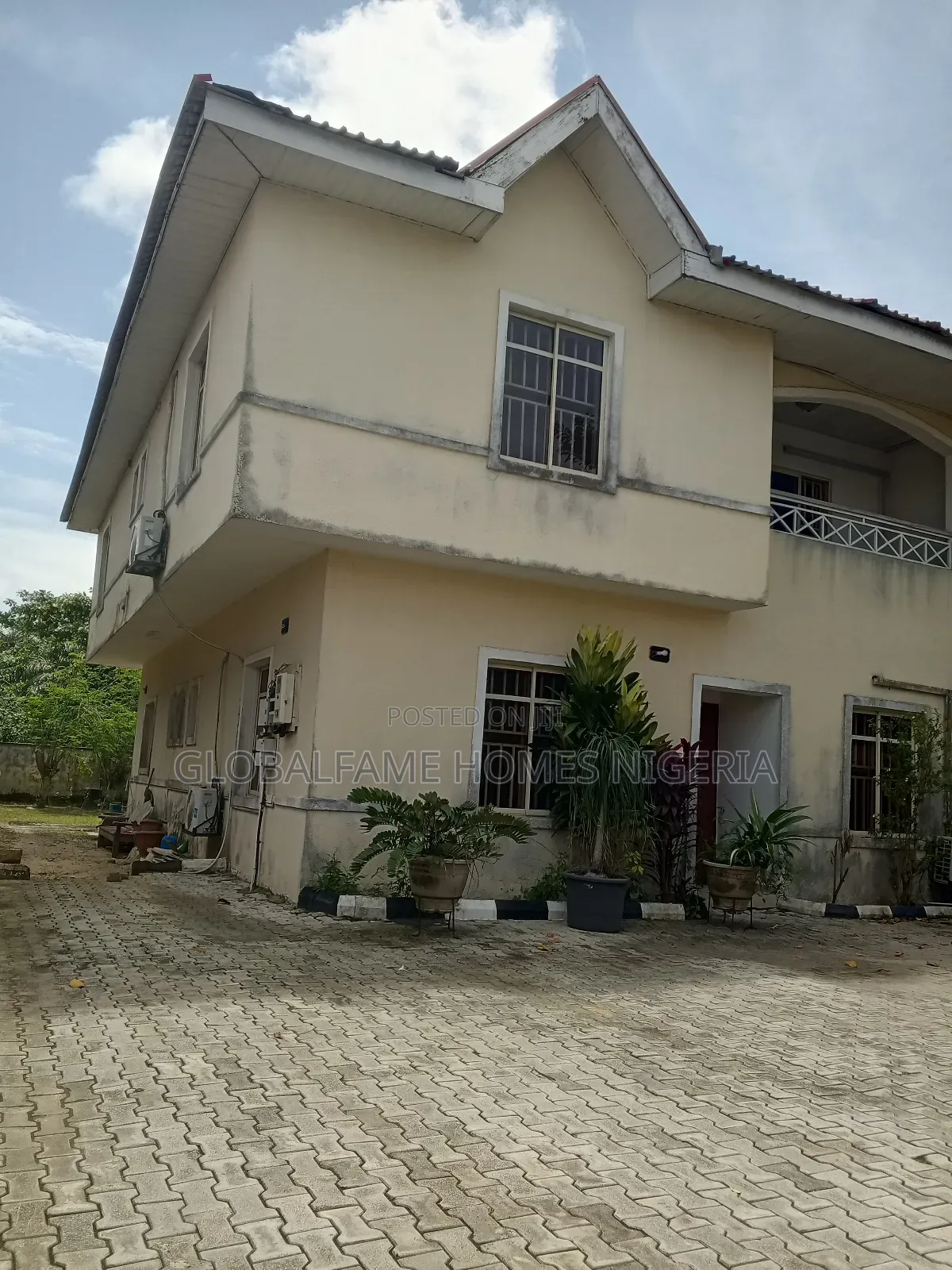 4bdrm Duplex in Crown Estate for sale in Crown Estate