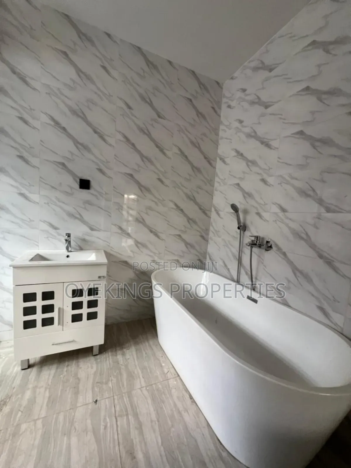 4bdrm Duplex in Oyelade Gra, Akala Express for sale in Akala Express