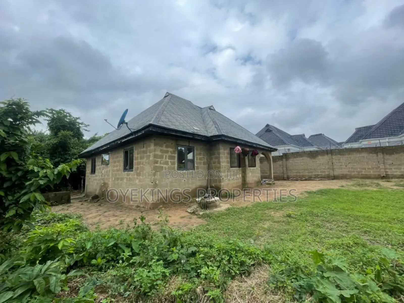 3bdrm Bungalow in Olorunda, Akala Express for sale in Akala Express
