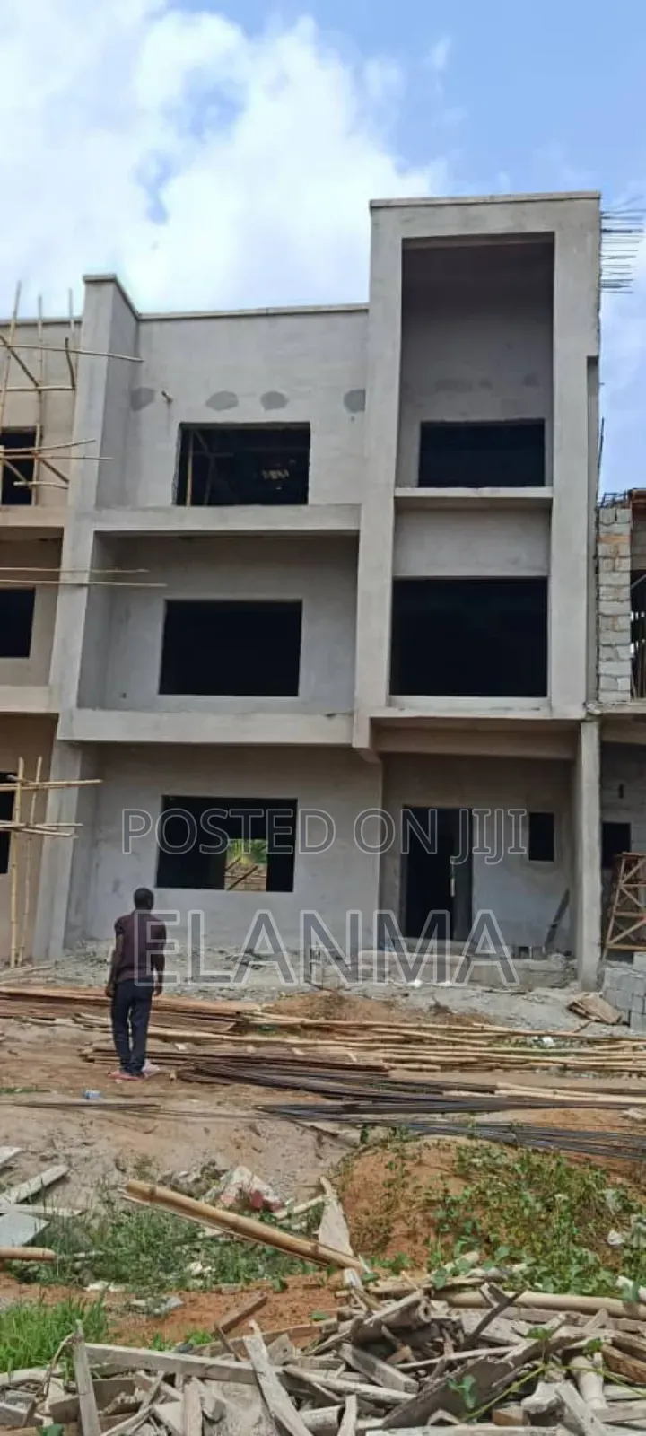 4bdrm Duplex in The Stage Residences, Kaura for sale in Kaura