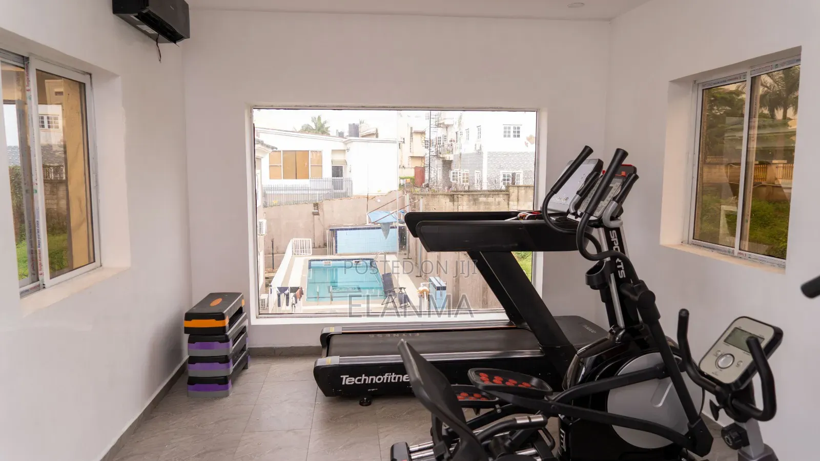 3 Bedrooms Apartment in Utako