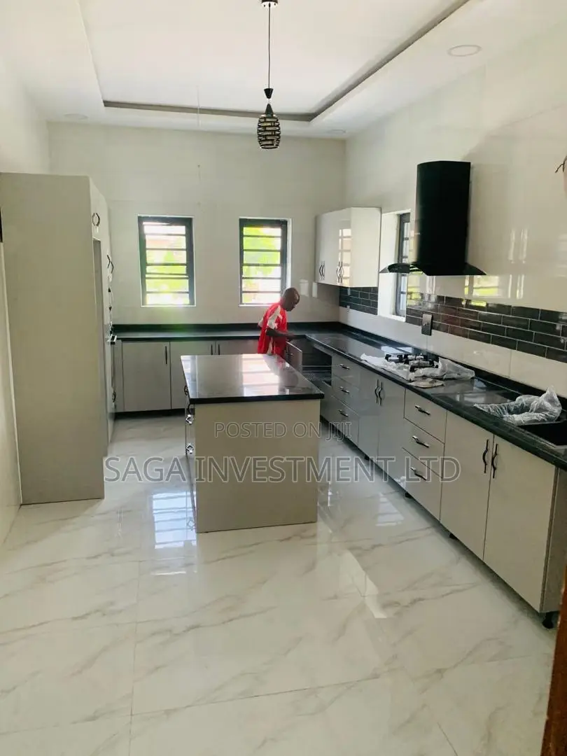 5bdrm Mansion in Victory Park Estate, Osapa london for sale in Osapa london