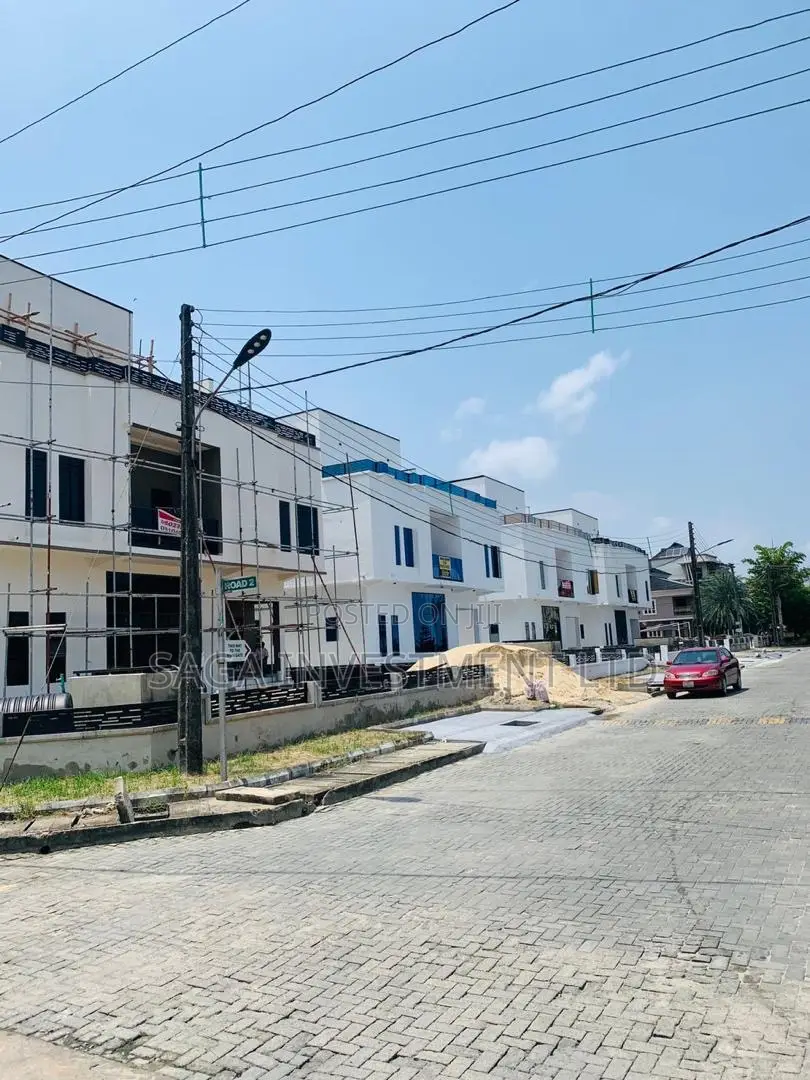 5bdrm Mansion in Victory Park Estate, Osapa london for sale in Osapa london