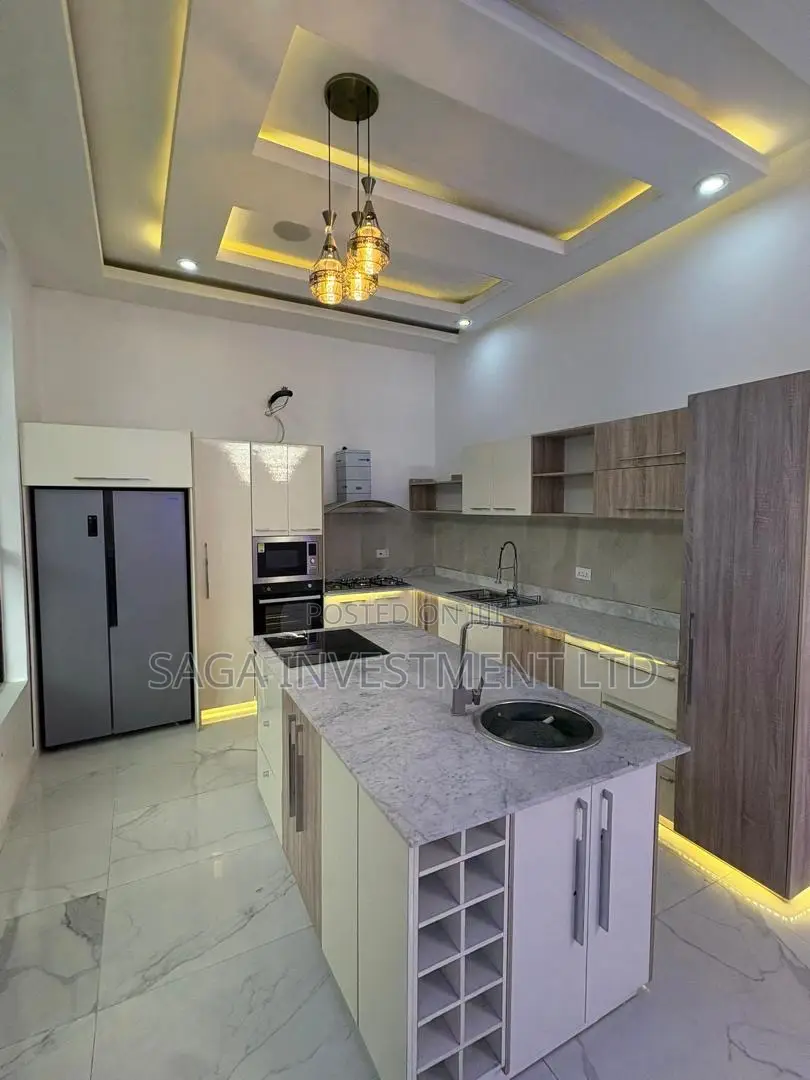 5bdrm Mansion in Victory Park Estate, Osapa london for sale in Osapa london