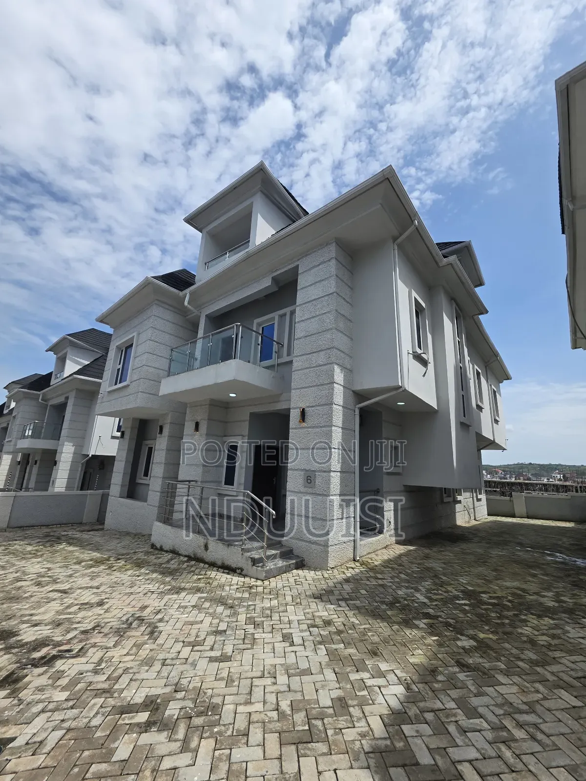 5bdrm Duplex in Guzape District for sale in Guzape District