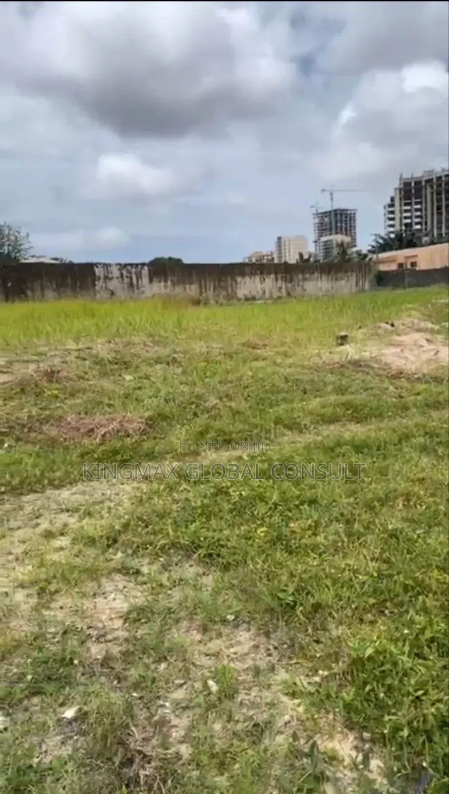 Land for Sale:: 10,000 SQM Land for Sale at Parkview Estate Ikoyi Lagos in Ikoyi