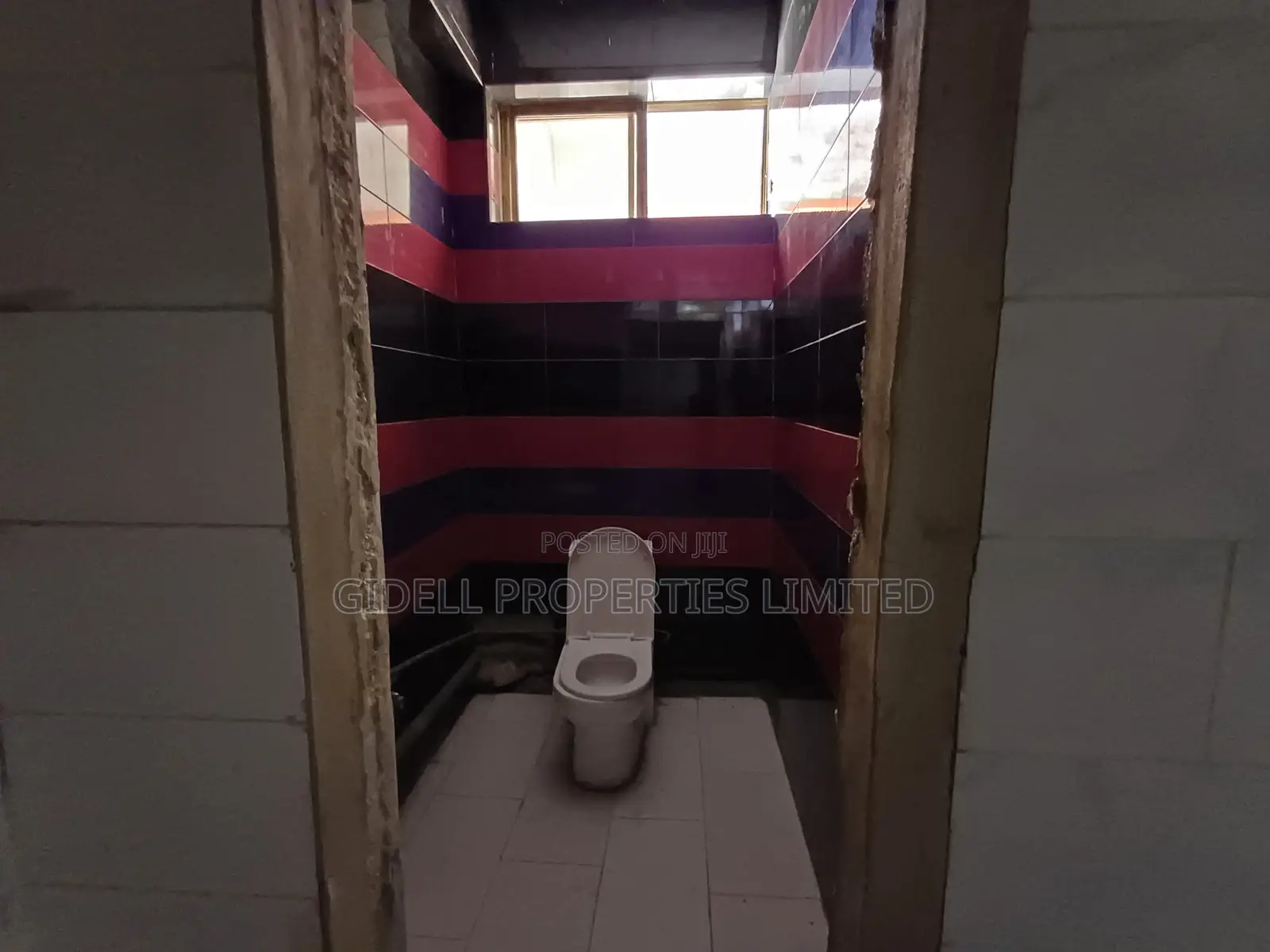 210sqm Shop / Office Space on the First Floor in Jabi