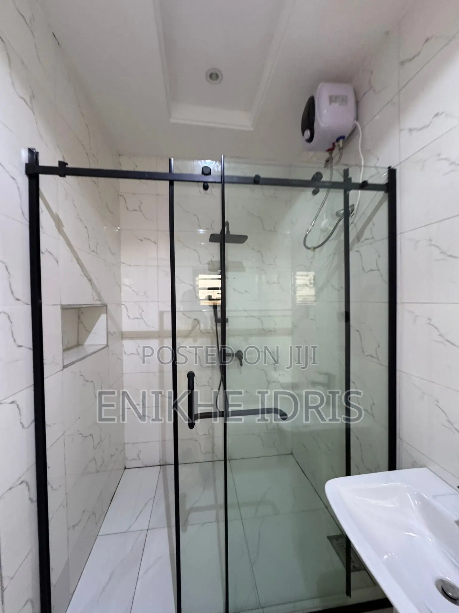 4bdrm Duplex in Lugbe District for sale in Lugbe District