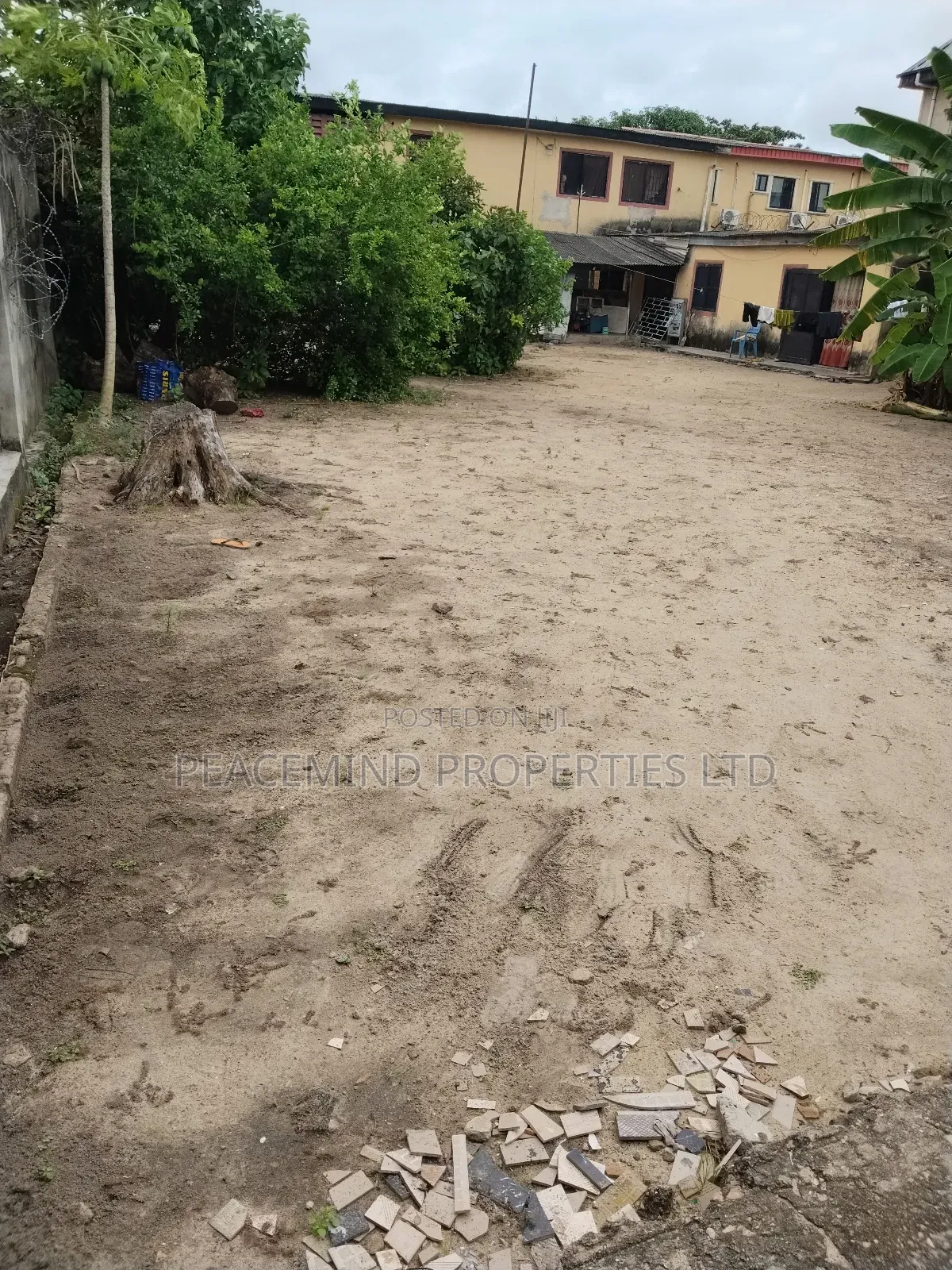 3bdrm Block of Flats in Igbede-Ojo Lagos, Alaba for sale in Alaba