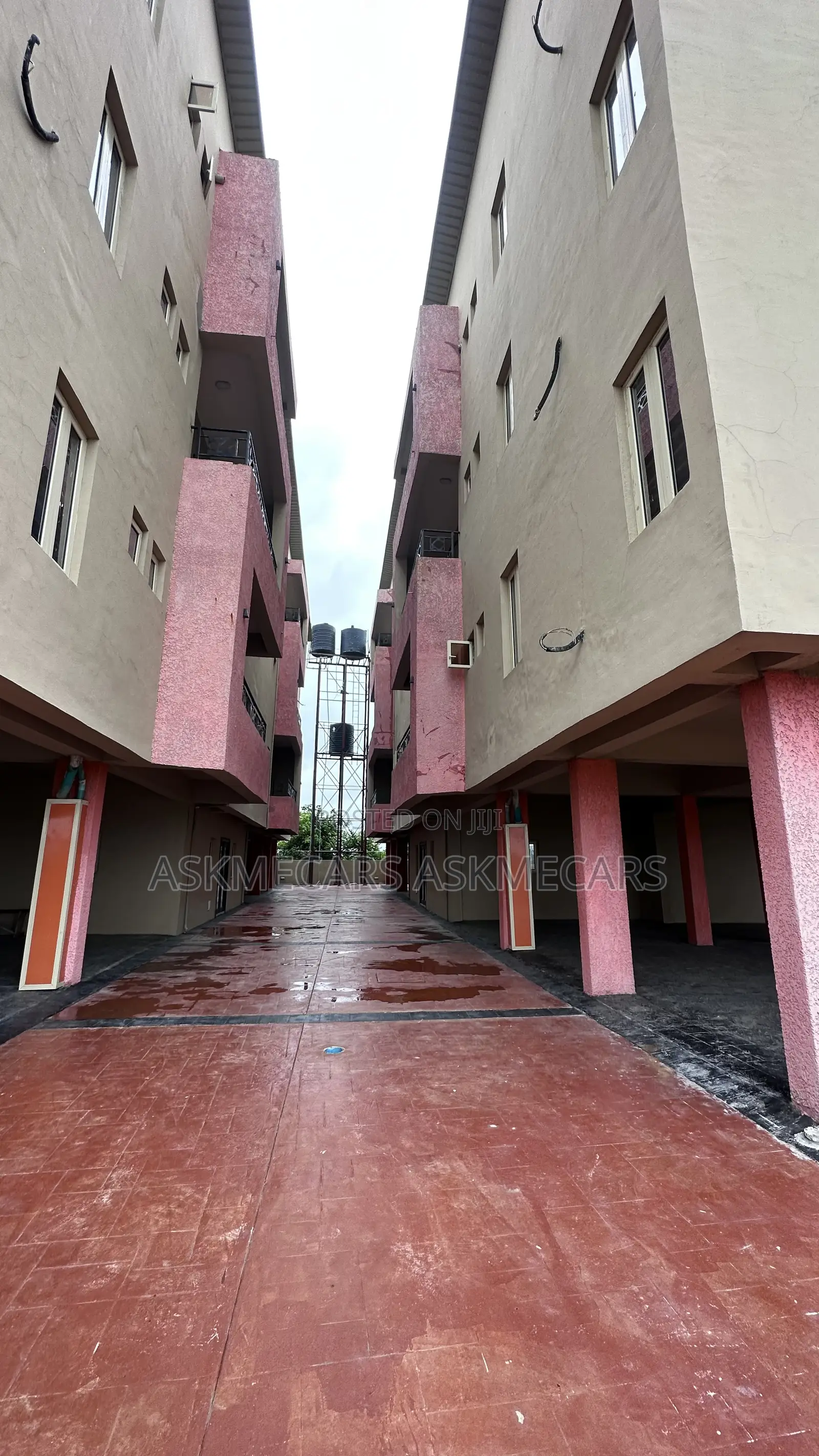 3bdrm Room & Parlour in Monastery Road, Ajah for rent in Ajah