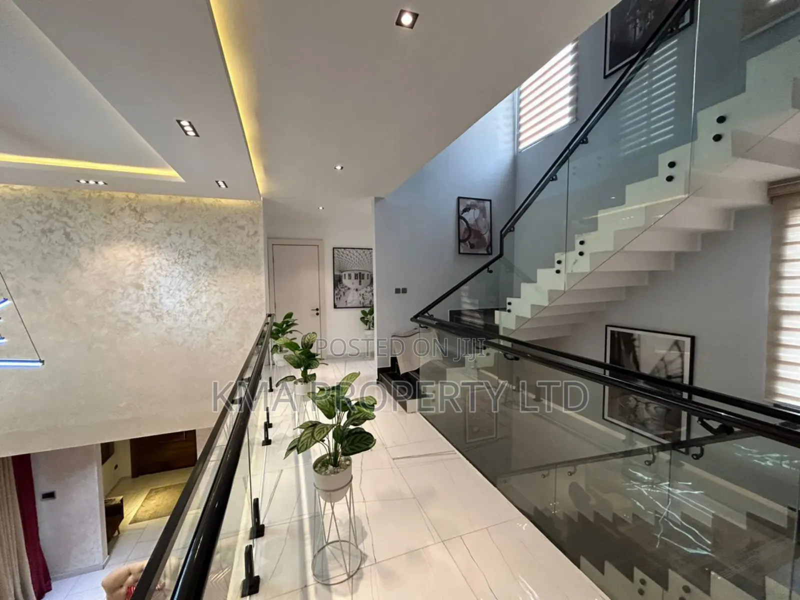 Luxurious 5 Bedroom Self Compound With Private Pool and Cinema in Lekki Phase 1