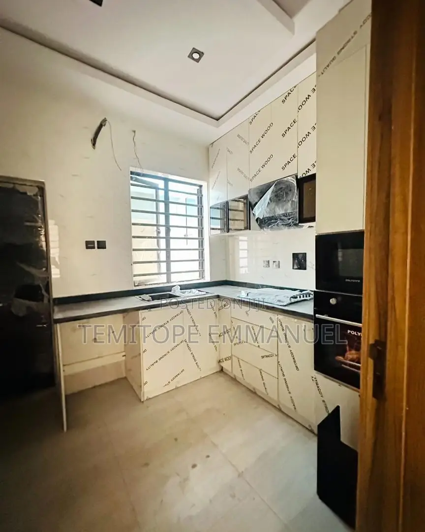 Furnished 4bdrm Duplex in Magodo Phase 1 for sale in GRA Phase 1