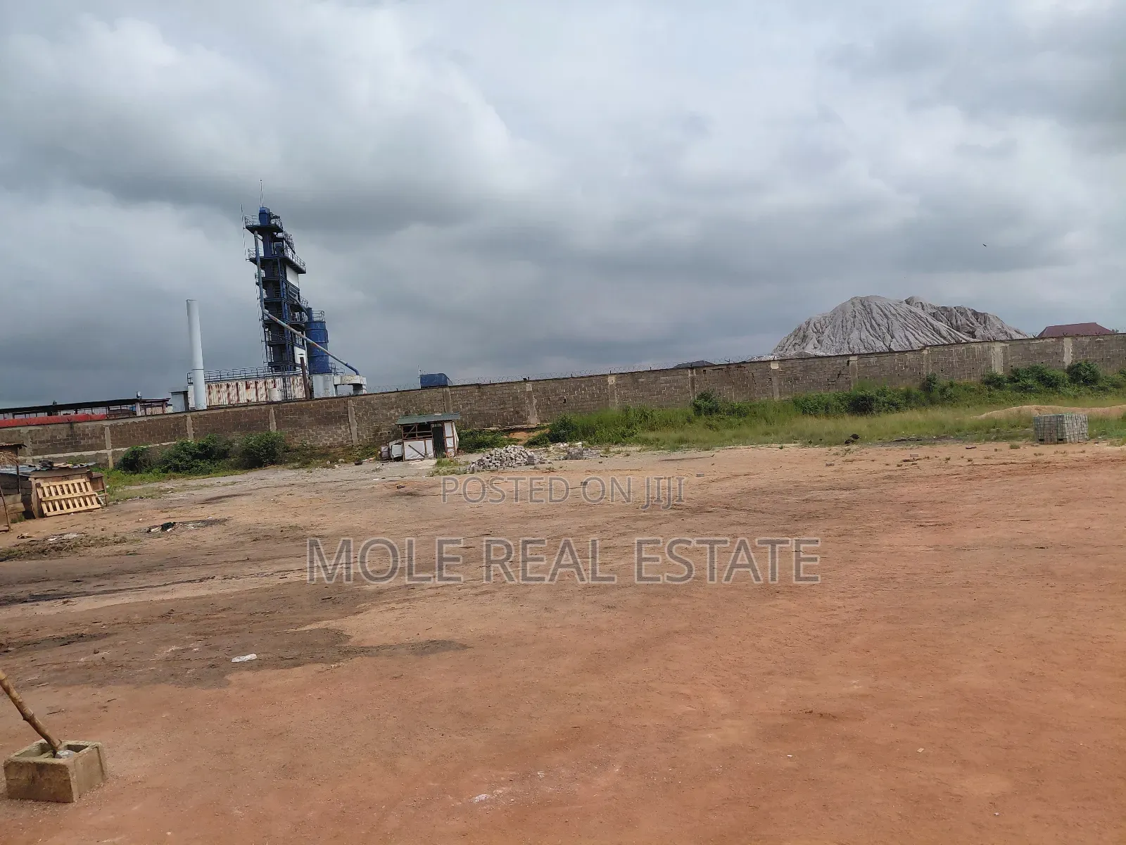 3 Acers of Fenced Ind. Land Facing Ibafo Lag/Ibadan Rd Lag in Obafemi-Owode