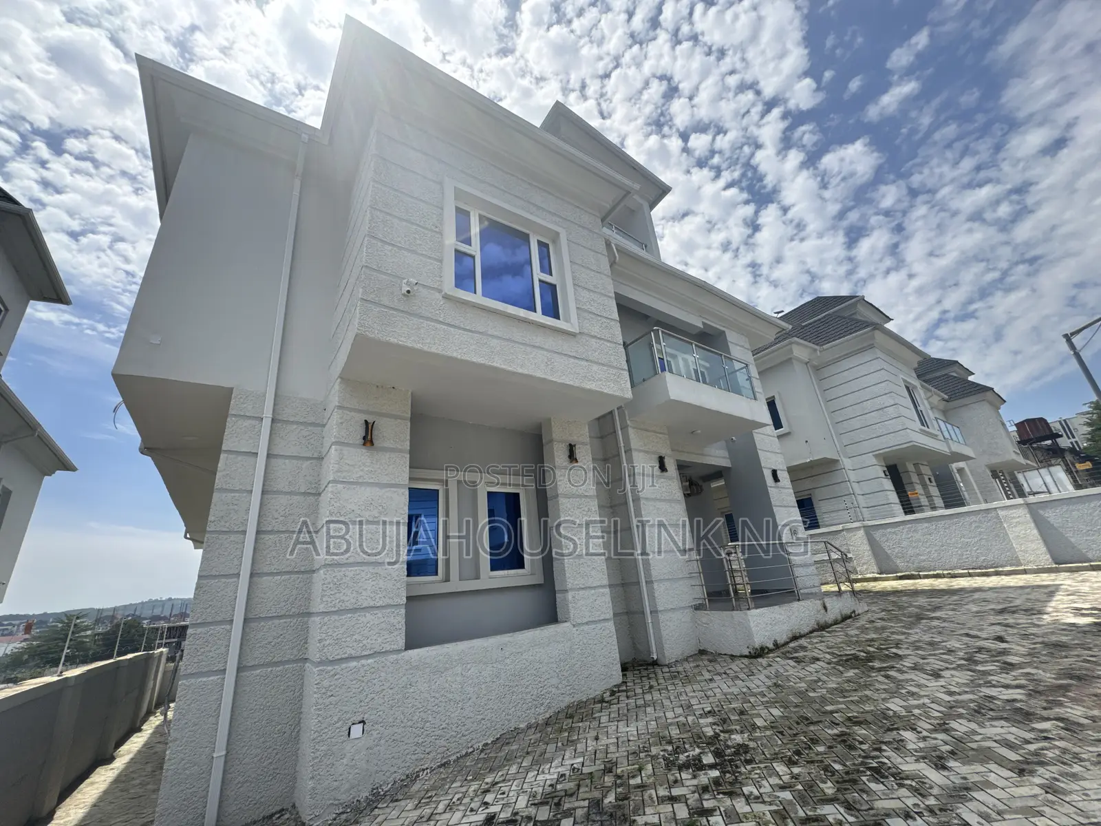 5bdrm Duplex in Guzape Main Abuja for sale in Guzape District