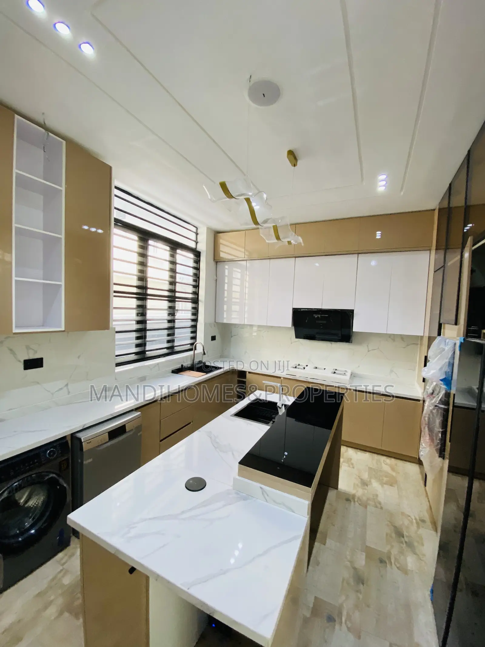 5bdrm Duplex in Lekki for sale in Lekki