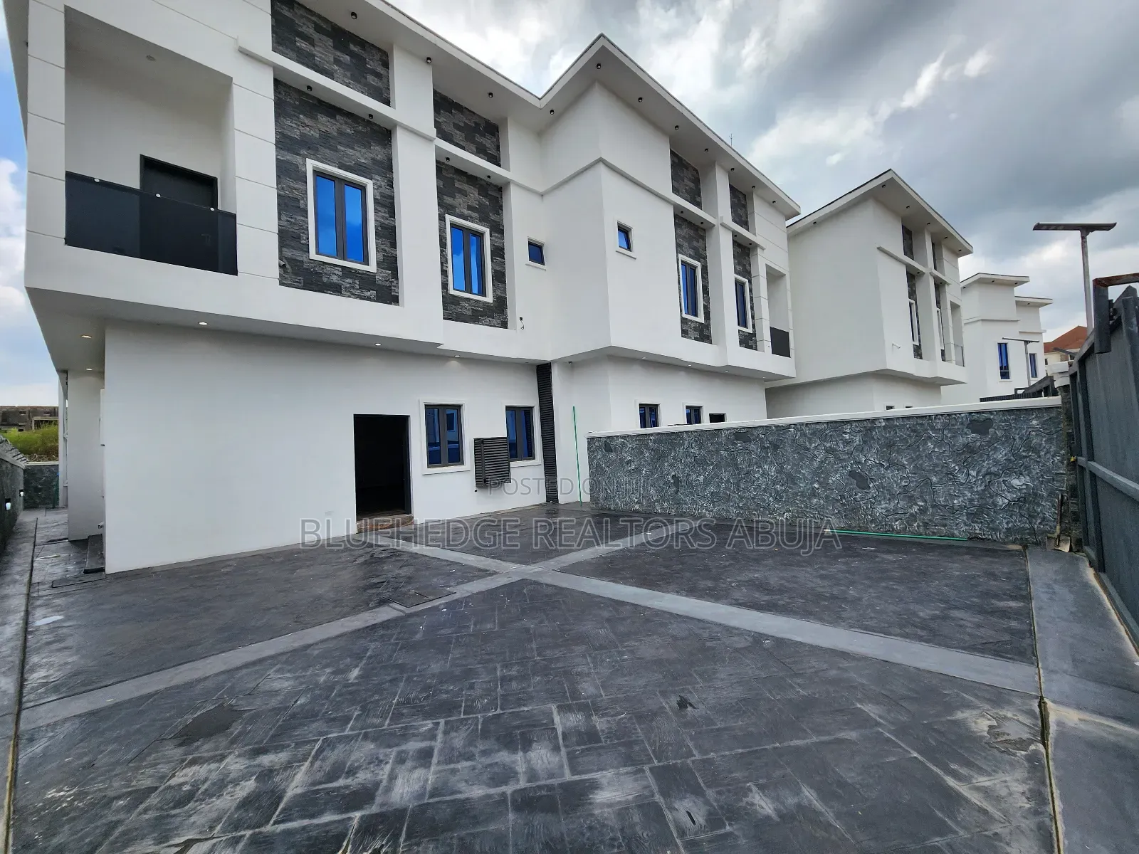 4bdrm Duplex in Asokoro for sale in Asokoro