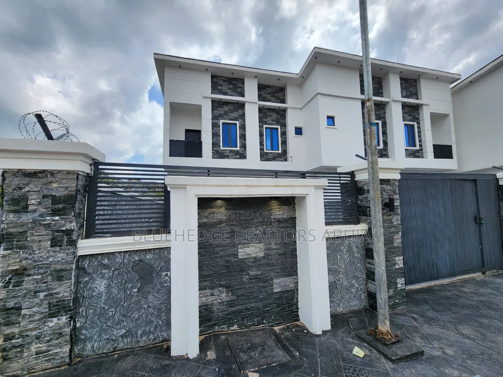 4bdrm Duplex in Asokoro for sale in Asokoro