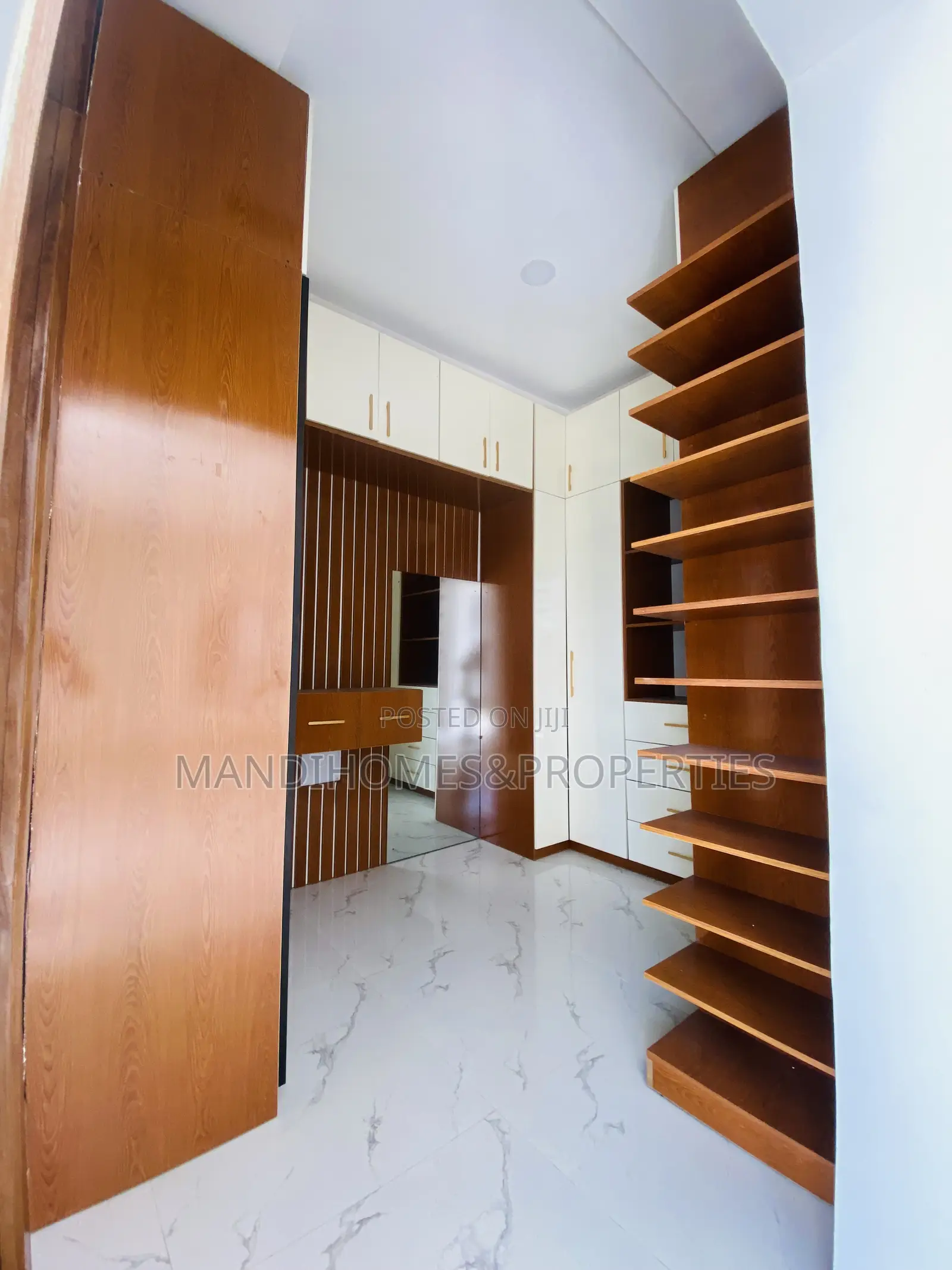 5bdrm Duplex in Lekki for sale in Lekki