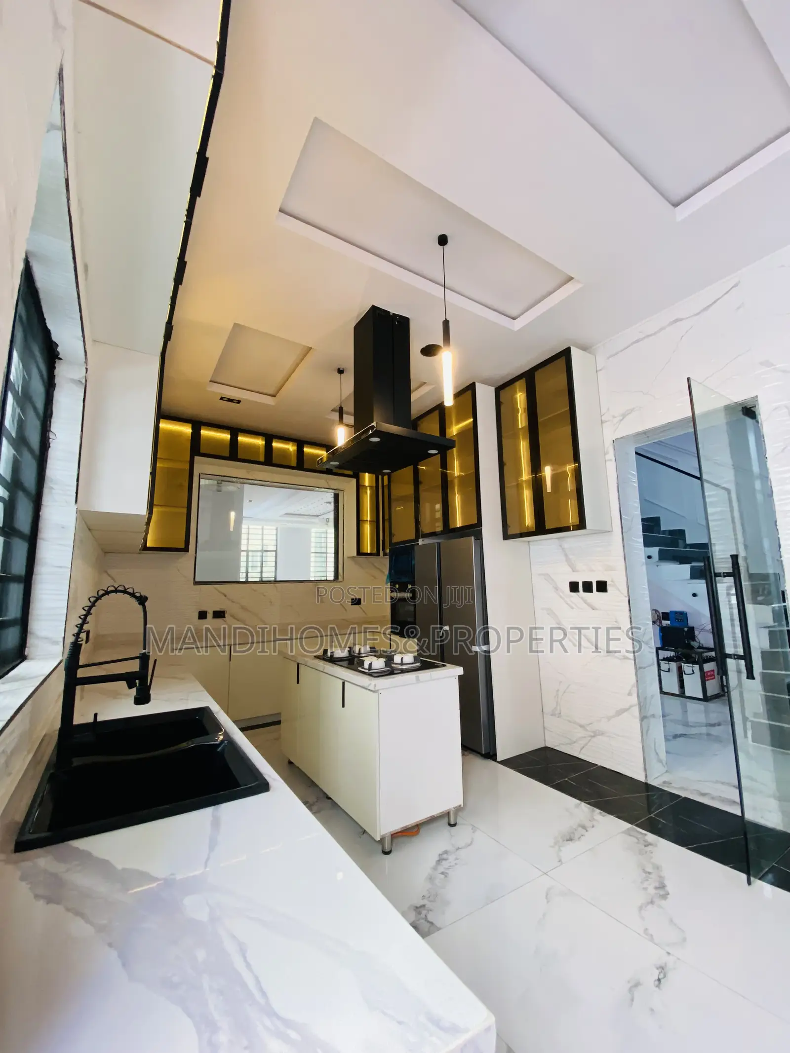 5bdrm Duplex in Lekki for sale in Lekki