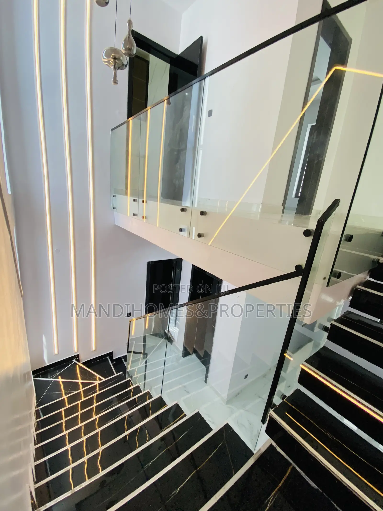 5bdrm Duplex in Lekki for sale in Lekki