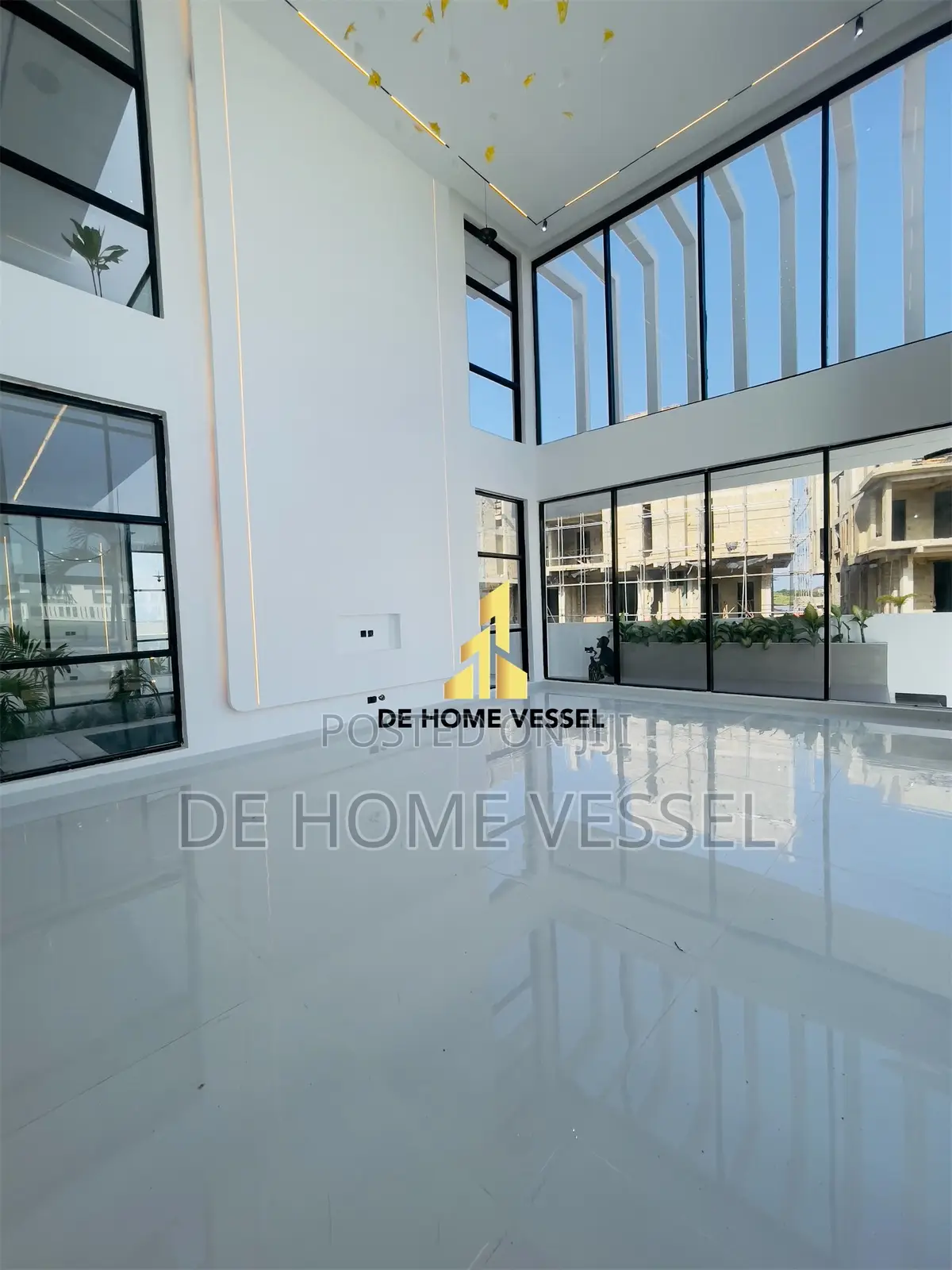5bdrm Duplex in Osapa london for sale in Osapa london