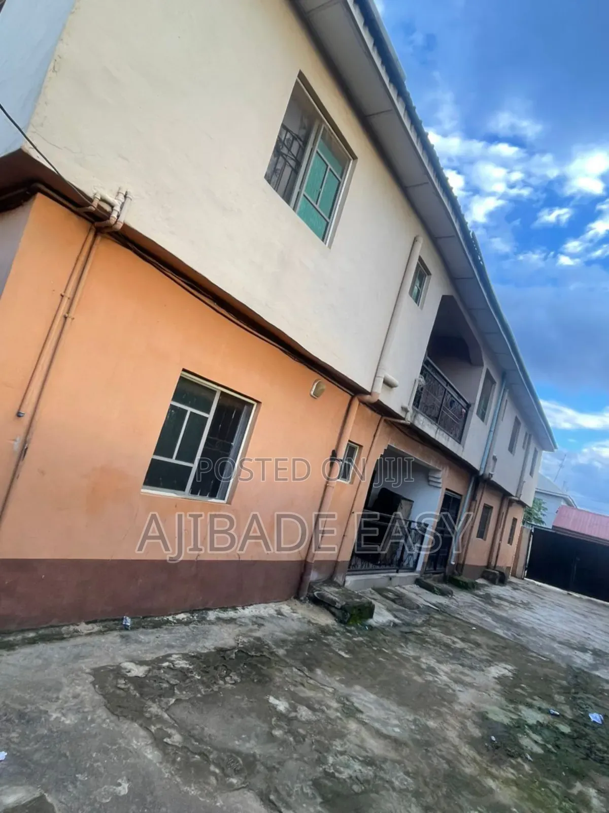6bdrm Block of Flats in Ayobo for sale in Ayobo