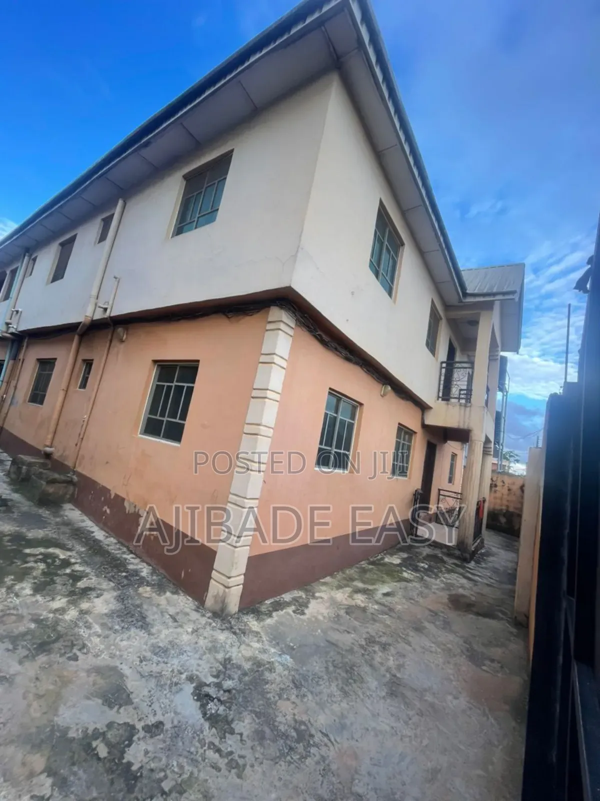 6bdrm Block of Flats in Ayobo for sale in Ayobo
