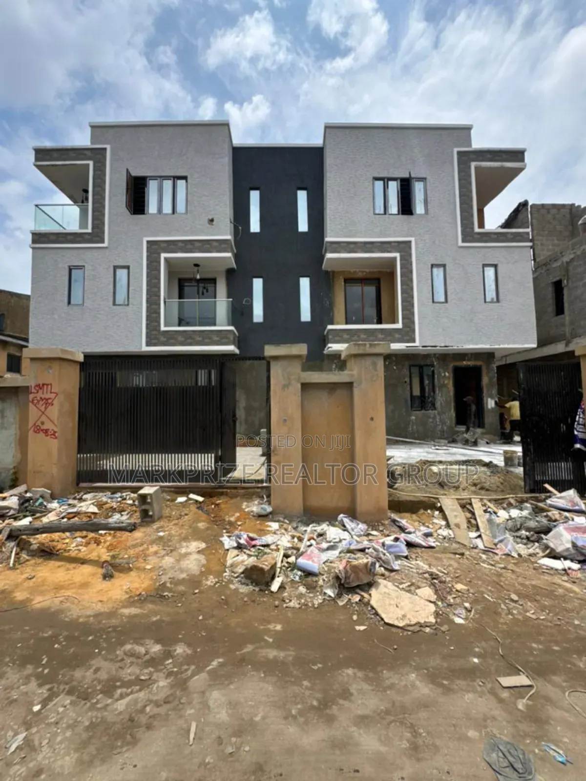 4bdrm Duplex in Berger for sale in Berger