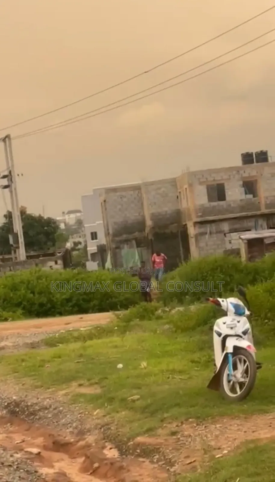 Kaura Plot 15 Size Almost 1400 Very Close to Express Road Buildable in Kaura