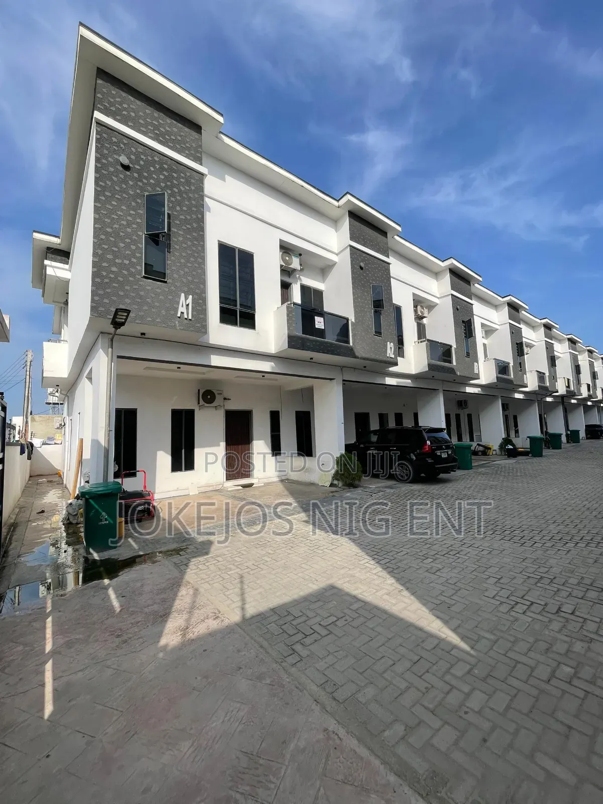 4bdrm Townhouse/Terrace in Orchid Road, Chevron for Sale in Chevron