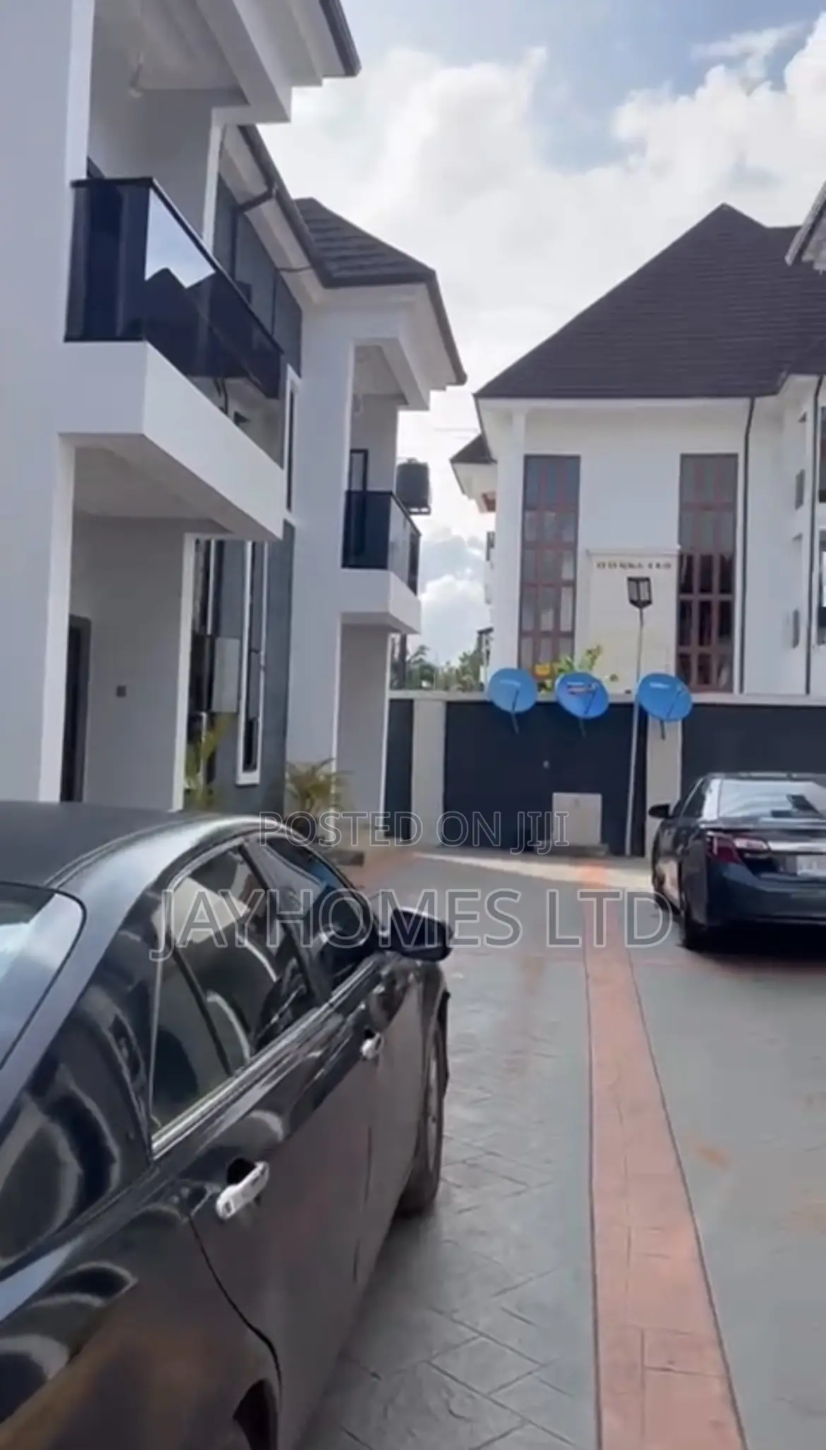2bdrm Townhouse/Terrace in Okpanam Road Asaba, Oshimili South for Sale in Oshimili South