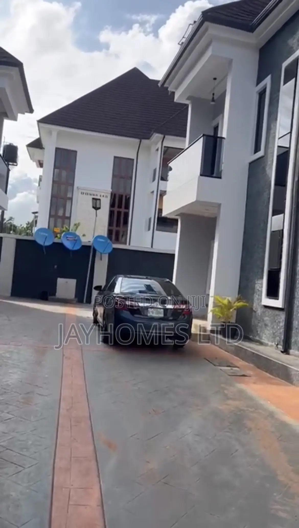 2bdrm Townhouse/Terrace in Okpanam Road Asaba, Oshimili South for Sale in Oshimili South