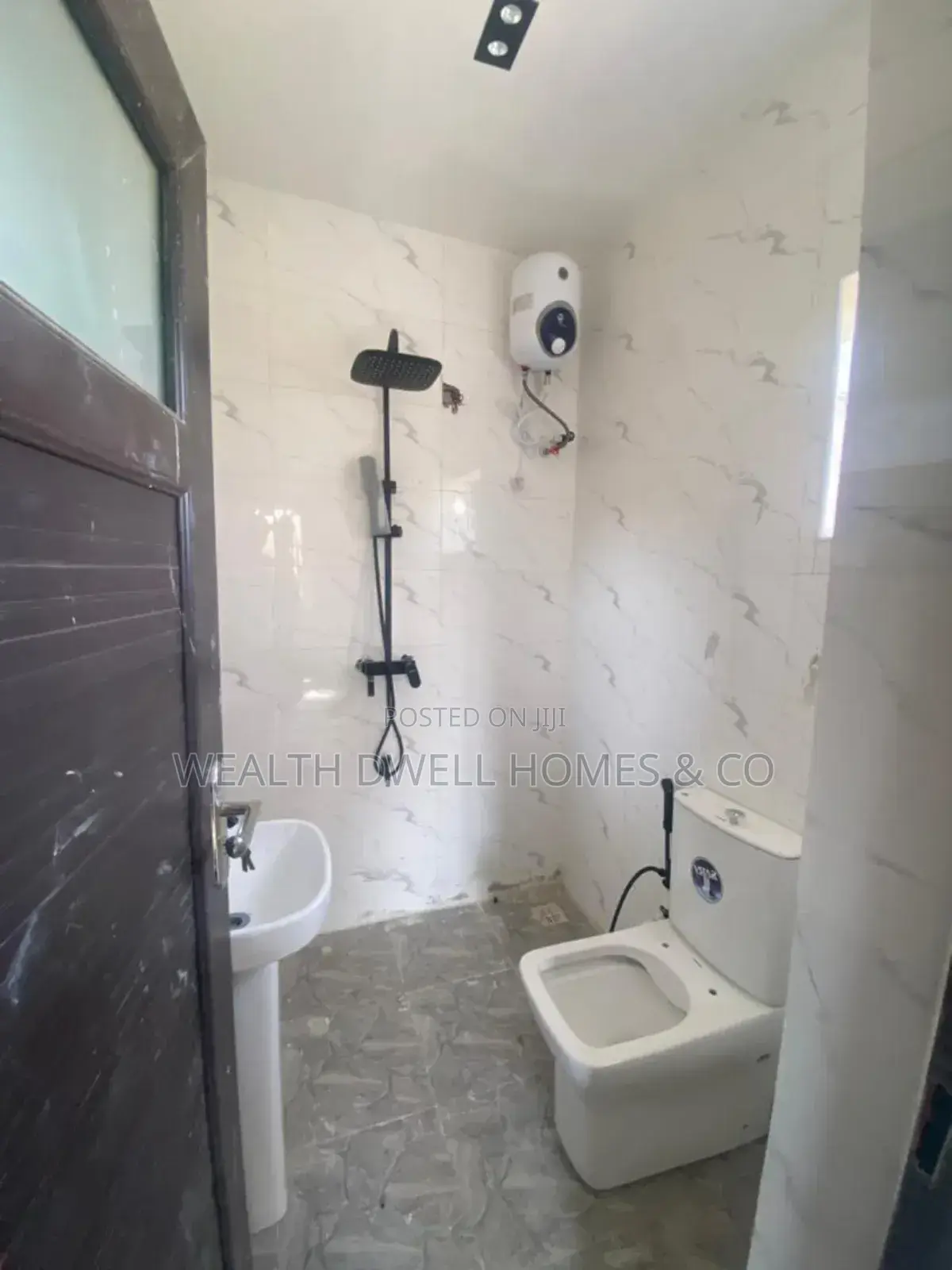 Furnished 2bdrm Block of Flats in Lekki for sale in Lekki