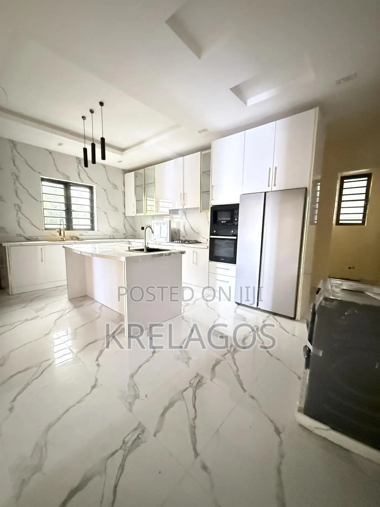 5bdrm Duplex in Lekki Phase 1 for sale in Lekki Phase 1