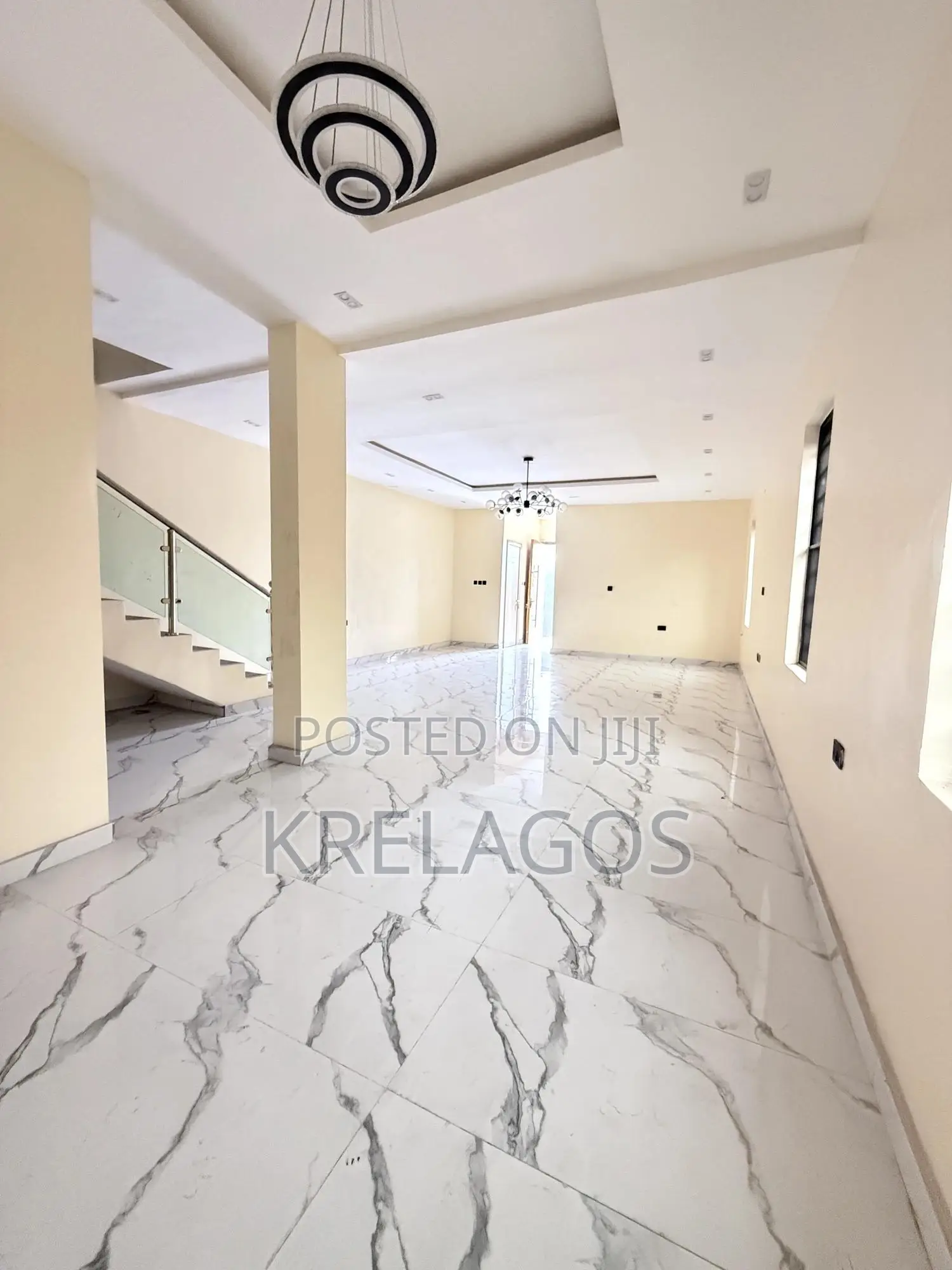5bdrm Duplex in Lekki Phase 1 for sale in Lekki Phase 1