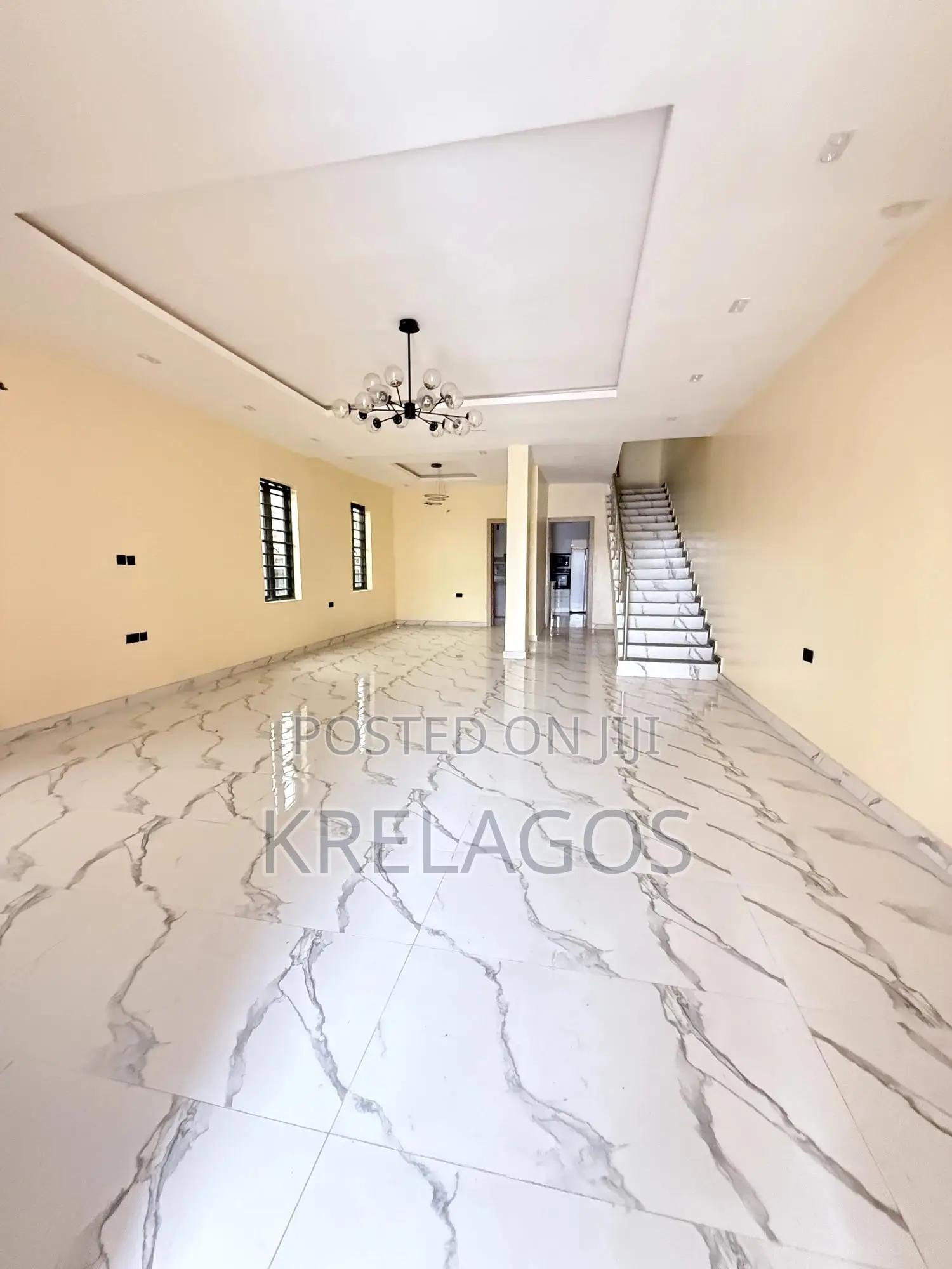 5bdrm Duplex in Lekki Phase 1 for sale in Lekki Phase 1