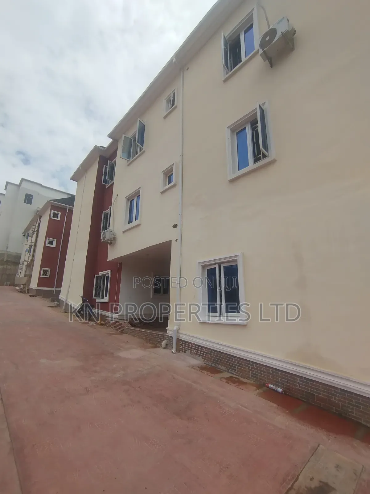3bdrm Block of Flats in Diplomatic Zone, Guzape District for rent in Guzape District