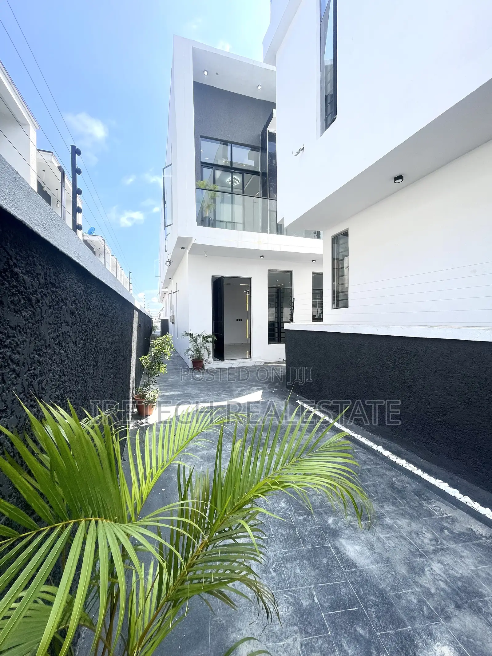 4bdrm Duplex in Ikota Behind Mega for sale in Ikota