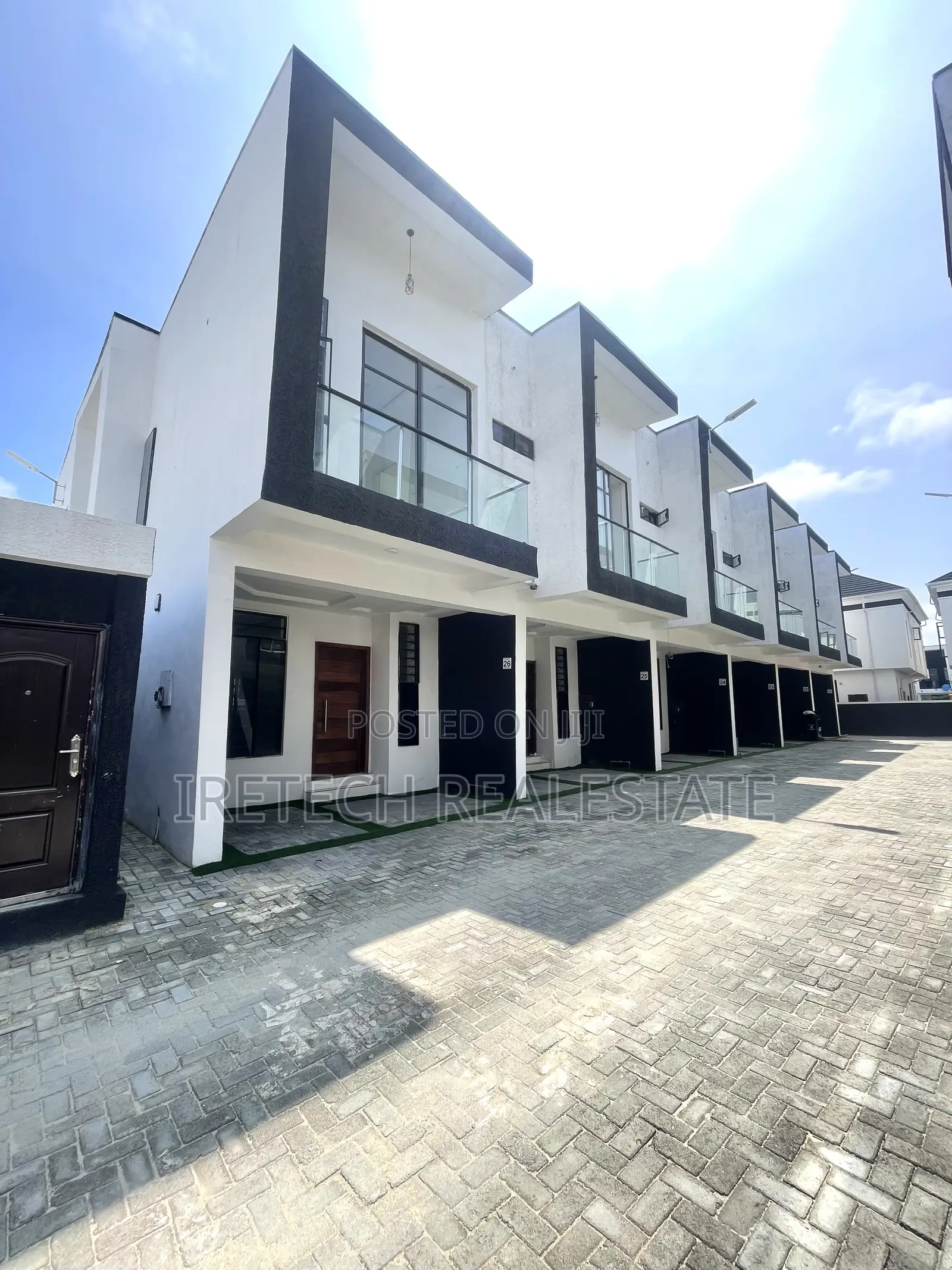 3bdrm Townhouse/Terrace in Ikota Gra for sale in Ikota